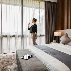 Quarto de apartamento com vista para a cidade