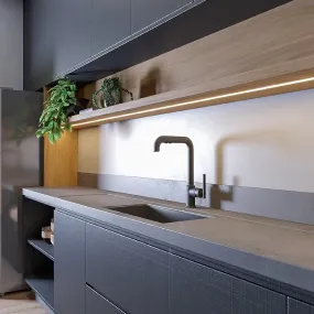 Cozinha de apartamento com marcenaria planejada